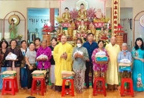 Tiền Giang: Chùa Phước Vân trao tặng 100 phần quà cho bà con có hoàn cảnh khó khăn