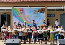 Long An: Chùa Thiên Phước thực hiện chương trình “Mang ước mơ tới trường”