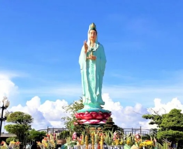 Quán Âm Phật Đài (Mẹ Nam Hải – TP Bạc Liêu)