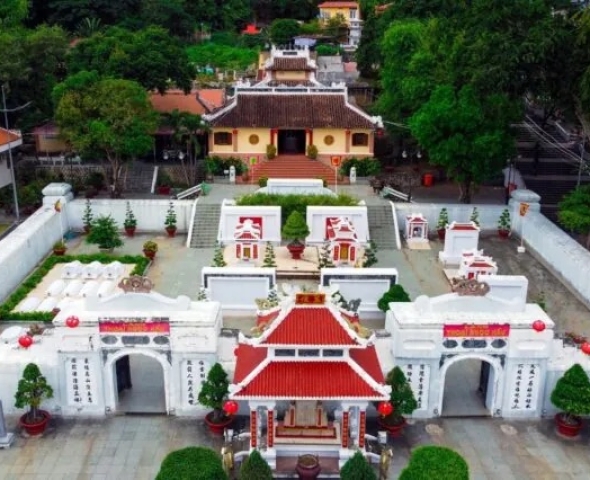 Lăng Thoại Ngọc Hầu (Sơn Lăng – Châu Đốc, An Giang)