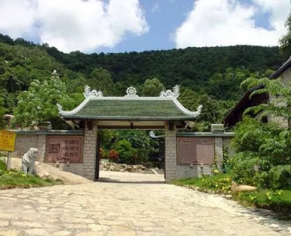 Chùa Linh Sơn Bửu Thiền (Tân Thành, Bà Rịa – Vũng Tàu)