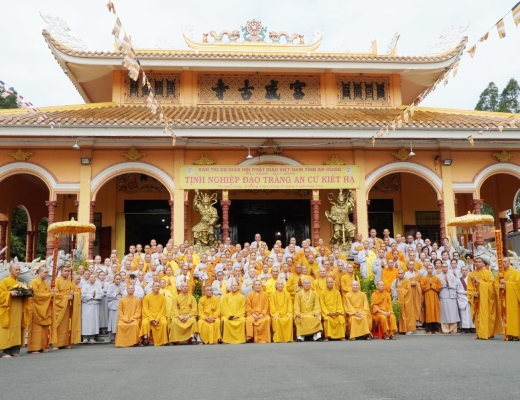 Ban Hoằng pháp, Ban Kinh tế -Tài chính T.Ư thăm cúng dường trường hạ tỉnh An Giang và Kiên Giang